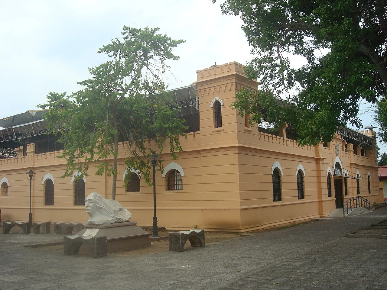 Imagen de contexto: Antigua comandancia de Puntarenas, inmueble patrimonial. Archivo, 2013-05-18. No corresponde al hecho actual.