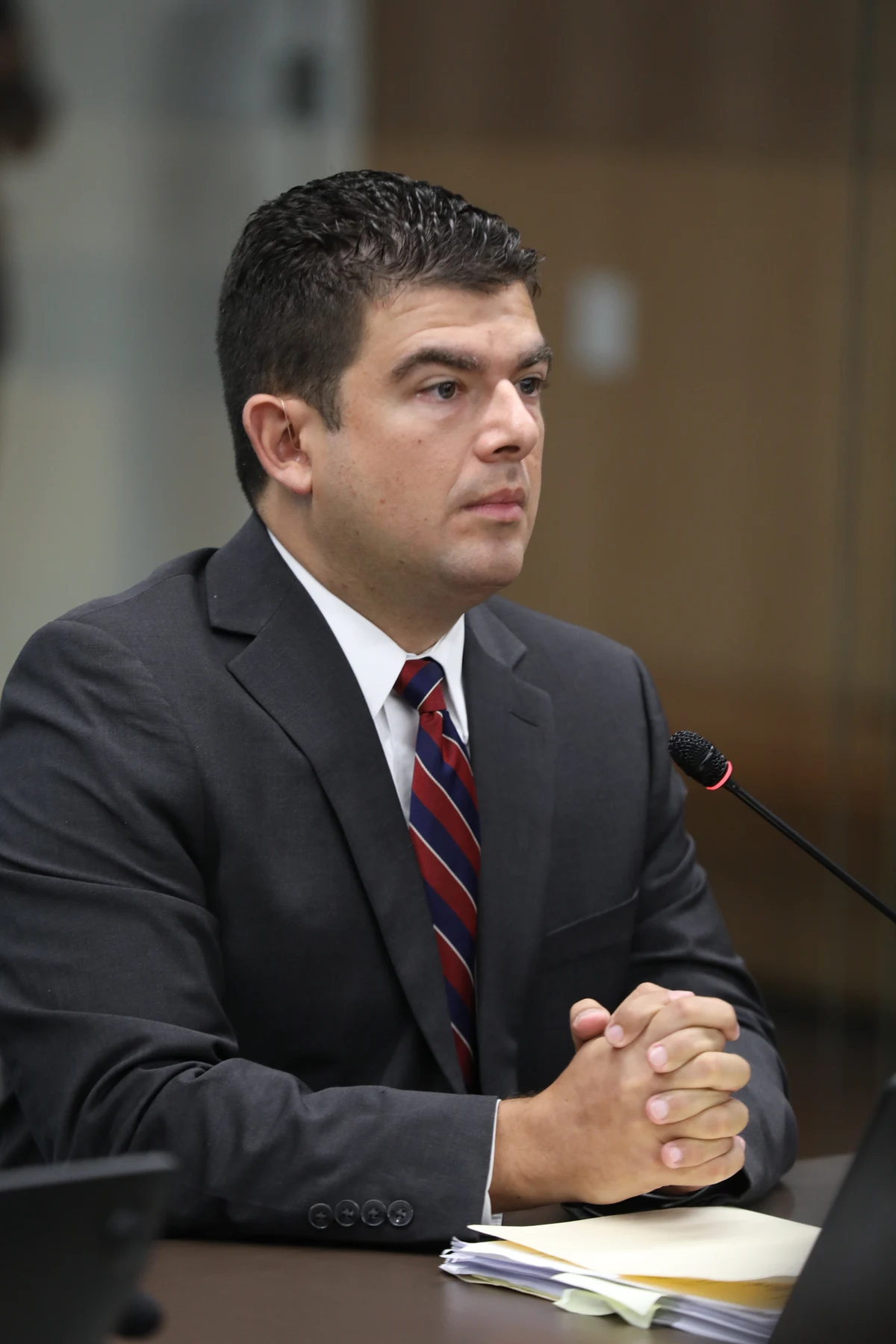 Archivo: Álvaro Ramos durante una audiencia legislativa del 14 de marzo de 2023. Fue una de las seis candidaturas presentes en el debate de Columbia.