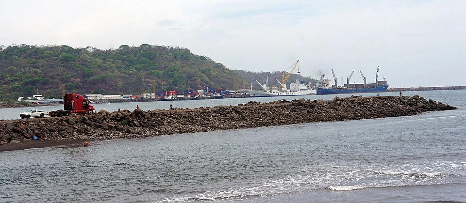 Archivo: Puerto Caldera, Puntarenas, 28 de abril de 2013. Contexto portuario; no muestra obras de la nueva concesión.