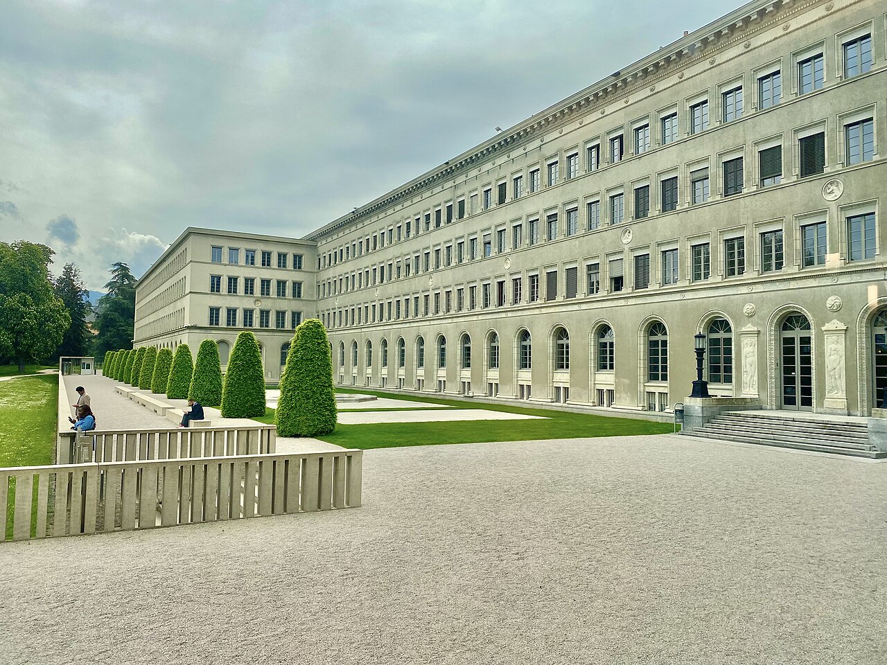 Archivo: exterior del Centro William Rappard, sede de la Organización Mundial del Comercio en Ginebra, 9 de mayo de 2023. Contexto institucional; no muestra la conferencia ministerial de 2026.