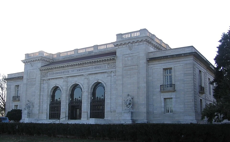 Archivo: sede de la OEA en Washington, fotografiada en 2008. Contexto institucional de su Comisión Interamericana de Derechos Humanos; no muestra a Daysi Castillo, su lugar de detención ni una audiencia del caso.