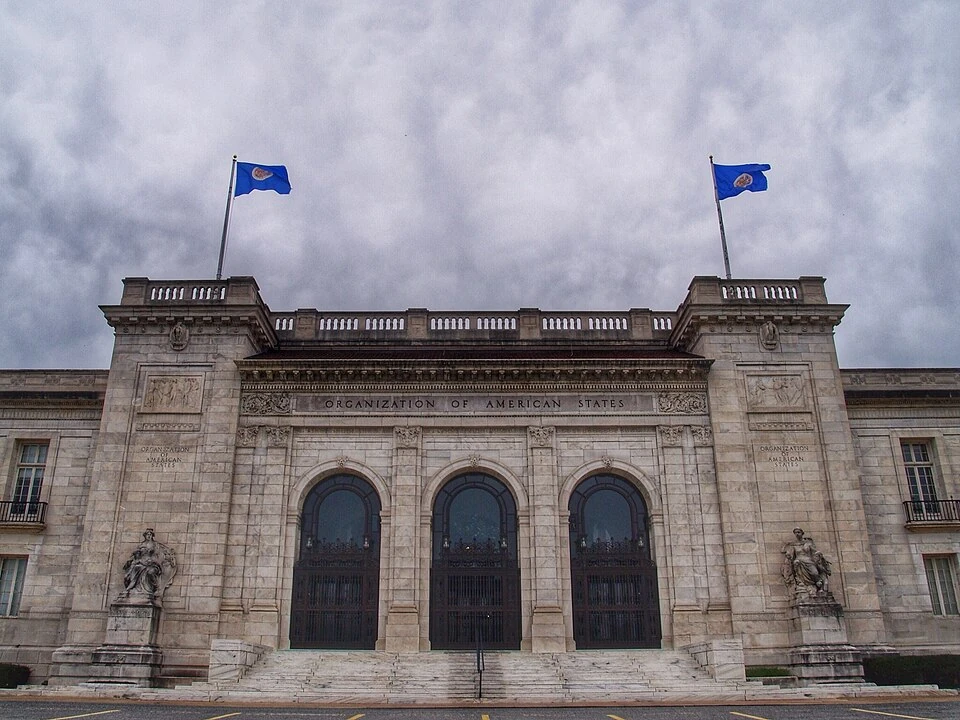 Archivo: sede de la OEA en Washington, 15 de abril de 2014. Contexto de la institución que suscribió la alianza para educación y empleo juvenil; no muestra la firma ni a sus beneficiarios.