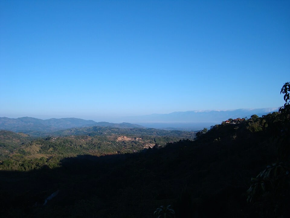 Archivo: paisaje de los alrededores de San Vito, Coto Brus, 10 de marzo de 2012. Contexto territorial de la Región Brunca; no identifica un emprendimiento beneficiario.