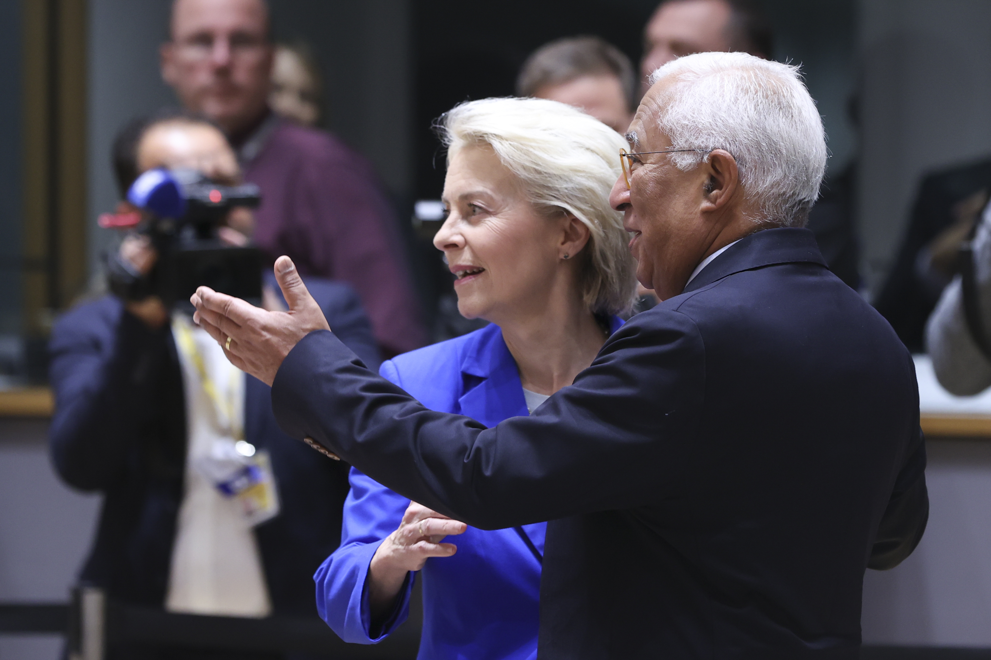 Ursula von der Leyen y António Costa durante la reunión del Consejo Europeo en Bruselas, el 16 de octubre de 2026. Foto: François Lenoir / © European Union.