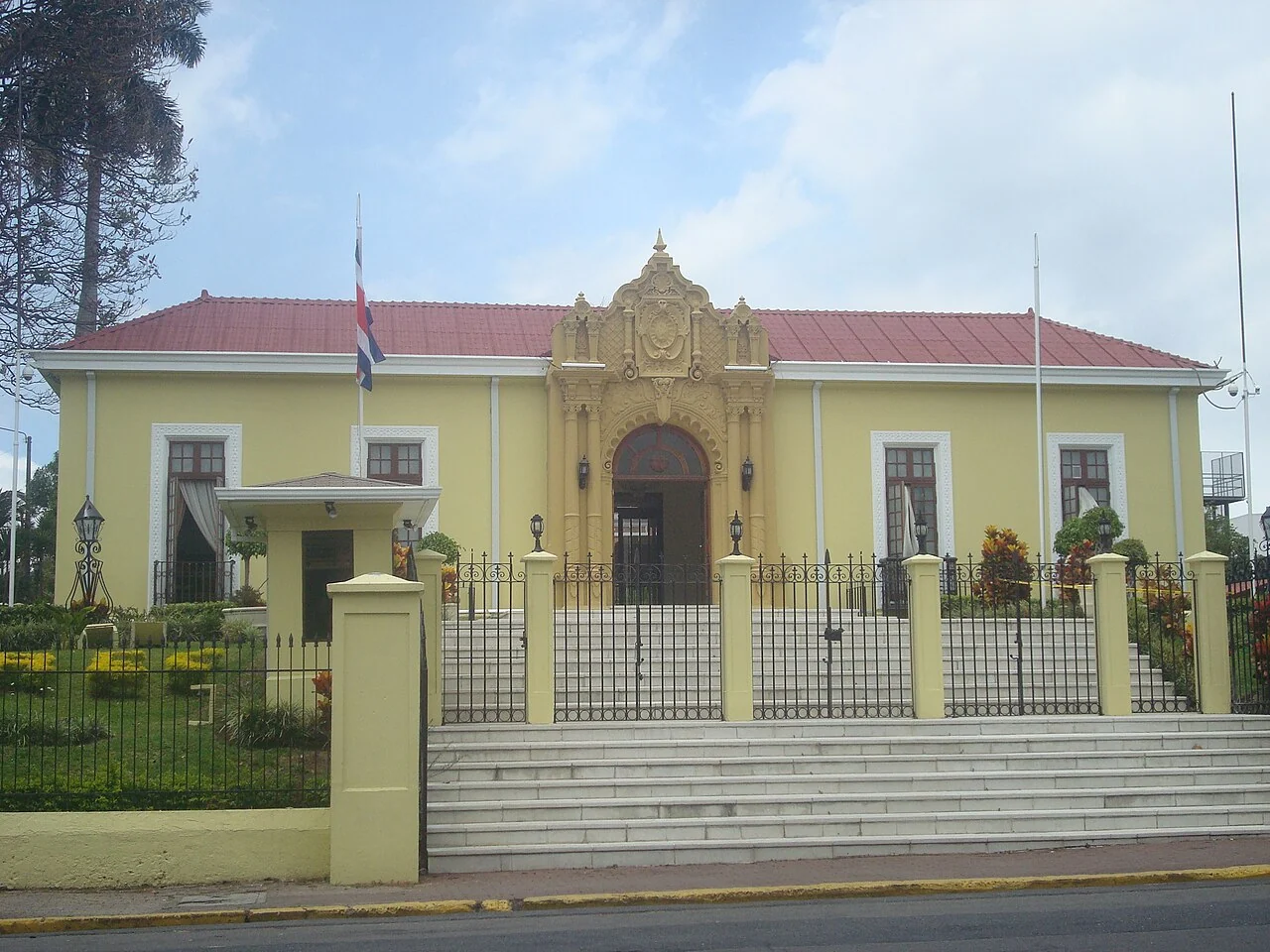 Archivo: Casa Amarilla, sede de la Cancillería costarricense en San José, abril de 2014. No es la embajada de Costa Rica en La Habana.