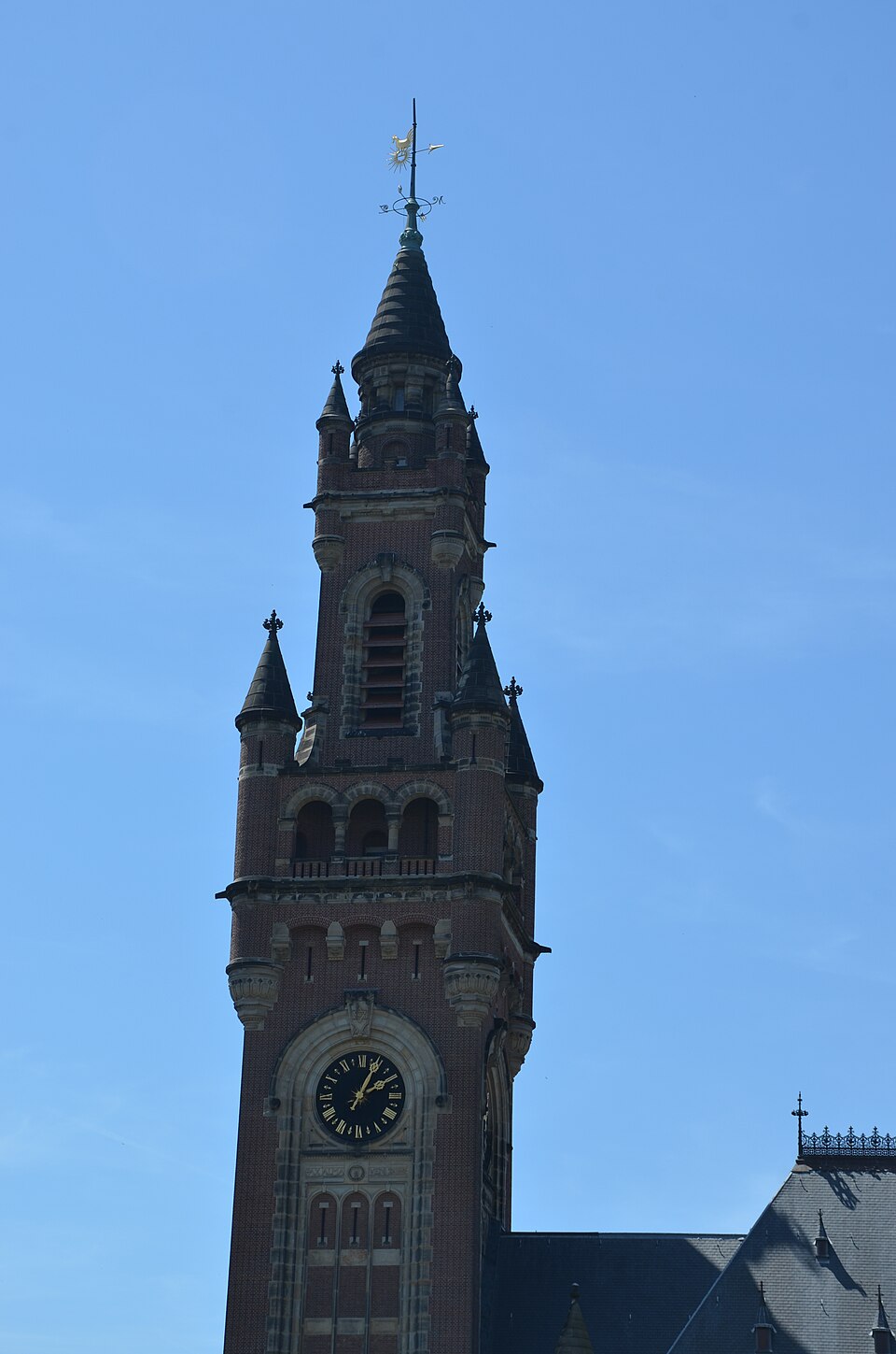 Archivo: torre del Palacio de la Paz, sede de la Corte Internacional de Justicia en La Haya, 26 de junio de 2018. Contexto de la institución; no muestra la audiencia de 2026.
