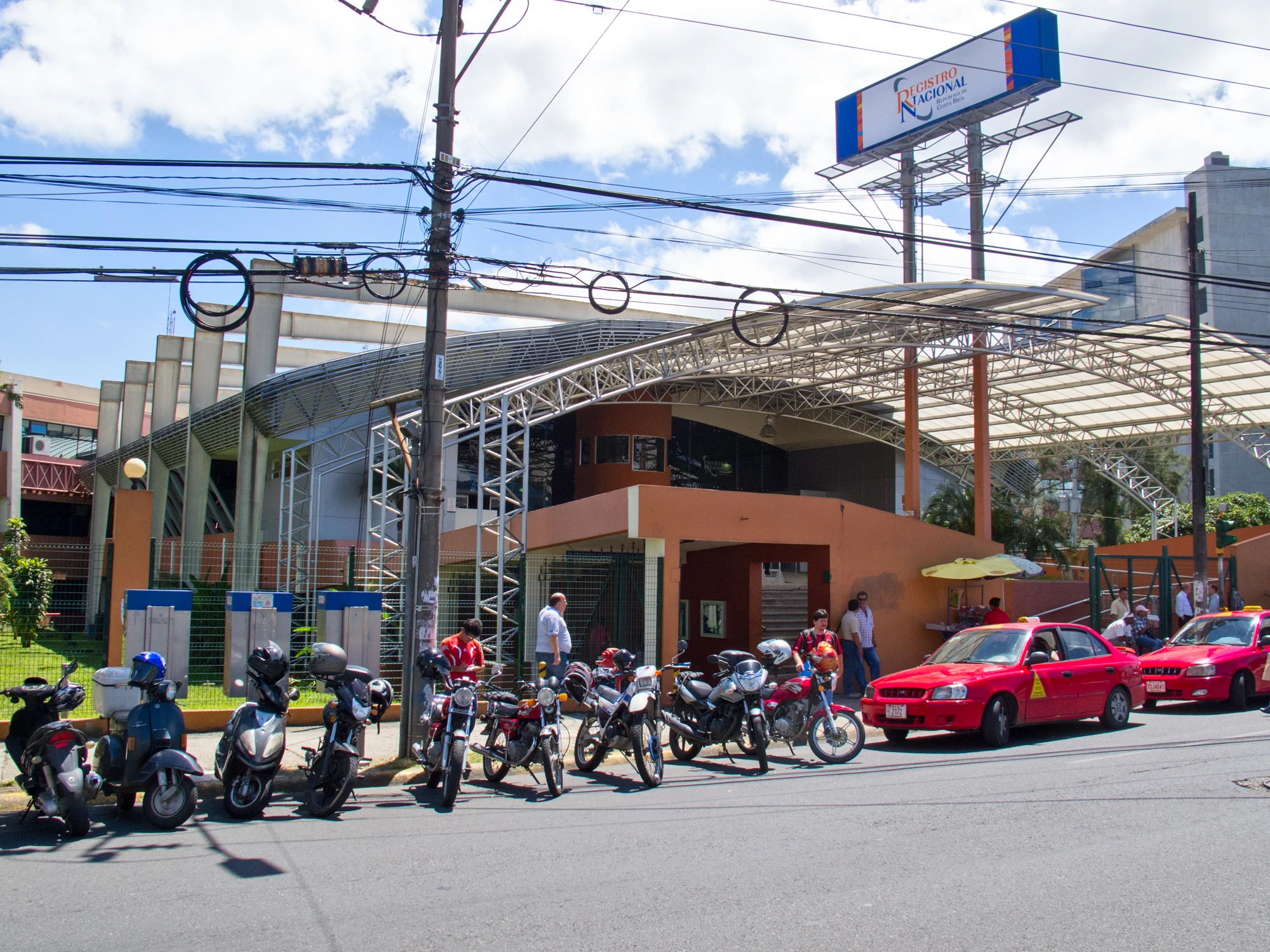 Imagen de contexto: sede del Registro Nacional de Costa Rica en San José. Fecha de captura no indicada; publicada en 2016. No muestra la plataforma de correo societario.