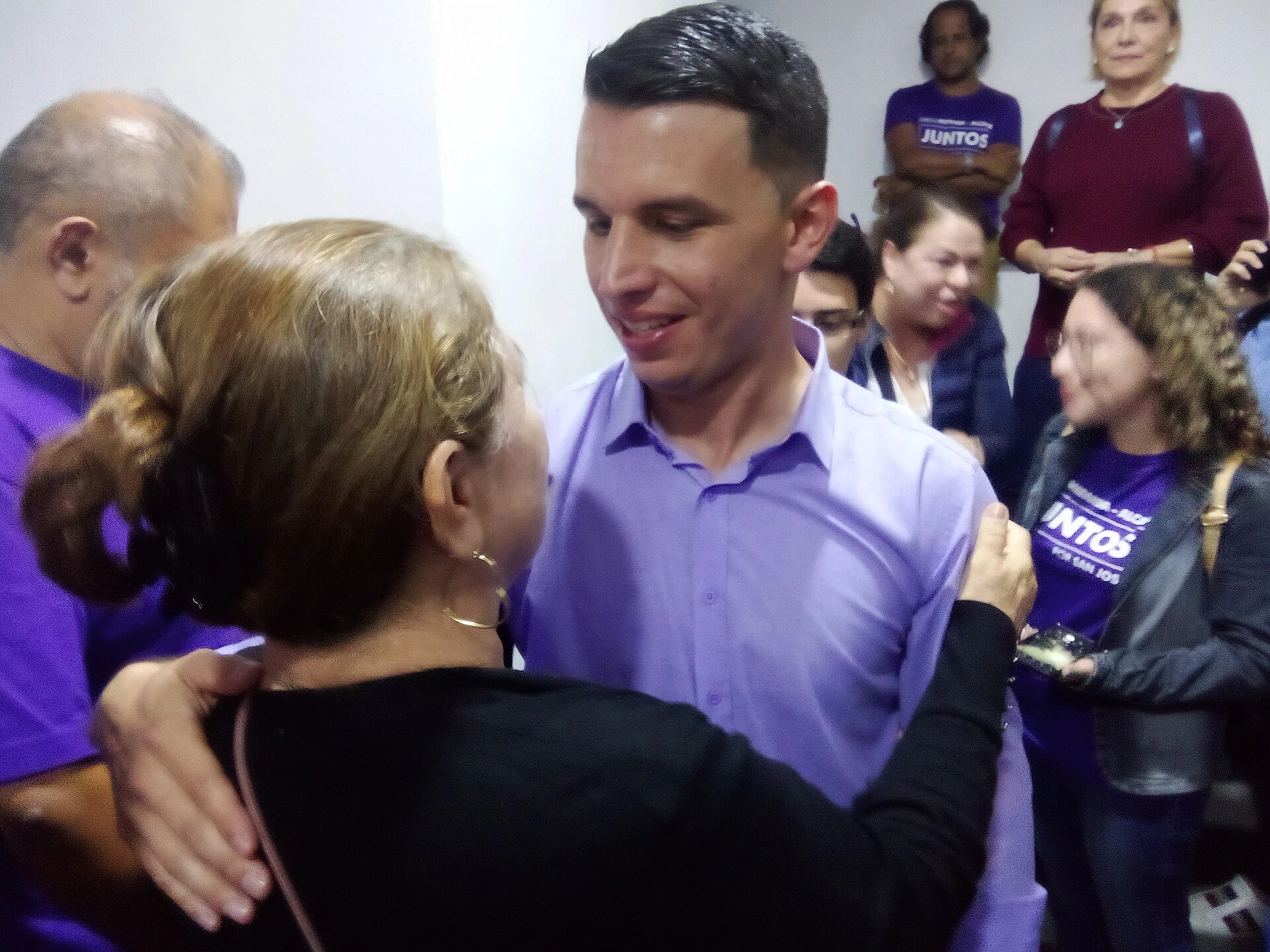 Archivo: Diego Miranda celebra su elección como alcalde de San José, el 4 de febrero de 2024. Contexto del gobierno municipal; no retrata las deliberaciones de julio de 2026.