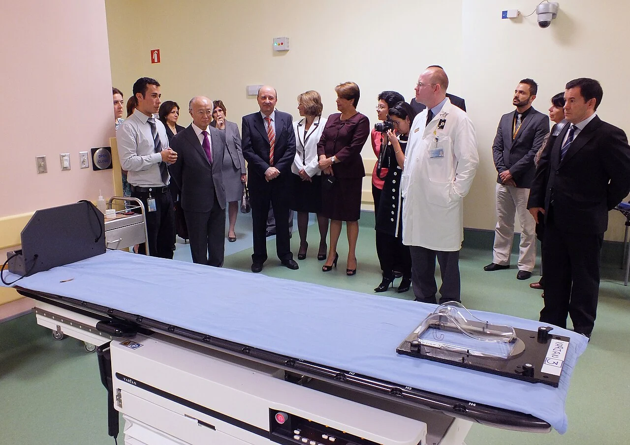 Imagen de contexto: Visita del OIEA al Centro de Radioterapia del Hospital México. Archivo, 2013-10-02. No corresponde al hecho actual.